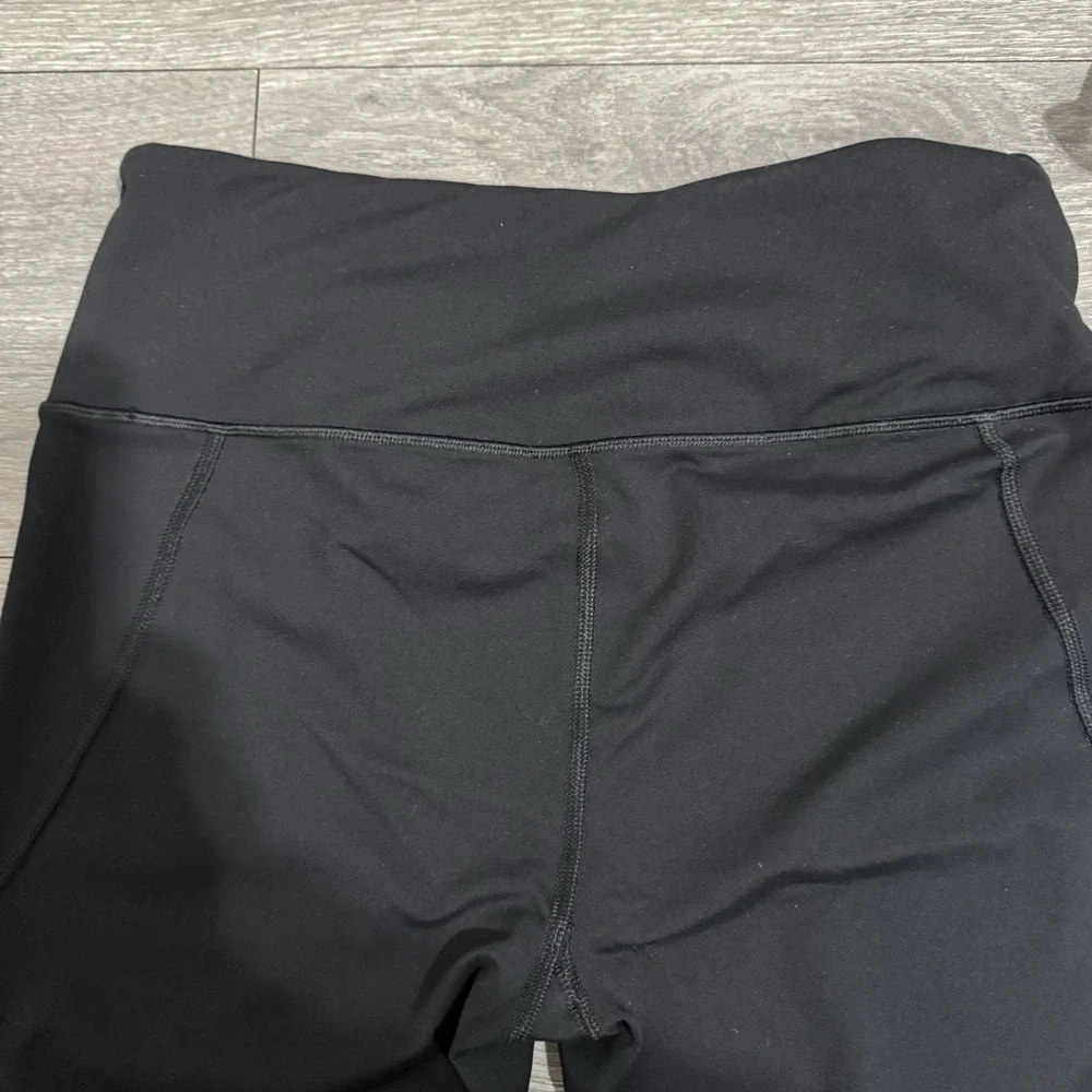 Victoria Sport Knockout By Victoria's Secret Black‎ Mesh Capri  Leggings Size M